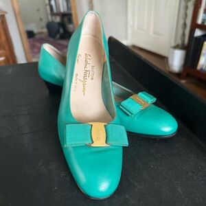 Turquoise Ferragamo Boutique Pumps Vintage